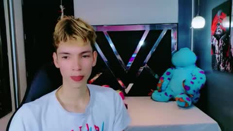 park_jimin1 online show from December 15, 12:20 pm