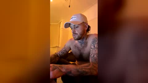 parkertom525 online show from April 6, 9:49 pm