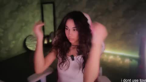 Linn online show from December 19, 6:37 pm