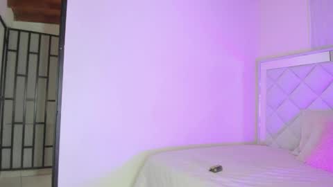 Snapshot of passionfruitx2 chatting on April 1, 9:45 pm passionfruitx2 online show from April 1, 9:45 pm