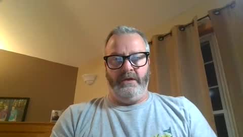 passporttraveler1 online show from December 4, 2:31 am