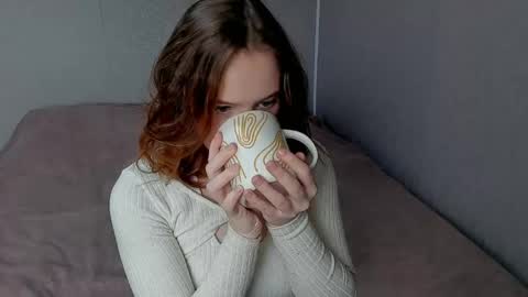 Snapshot of passtilka chatting on May 23, 4:29 am Michelle online show from May 23, 4:29 am