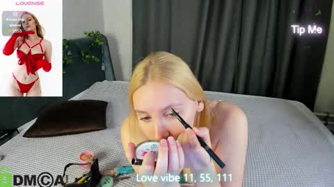 Snapshot of patr1cia_hart chatting on November 4, 12:43 am patr1cia_hart online show from November 4, 12:43 am