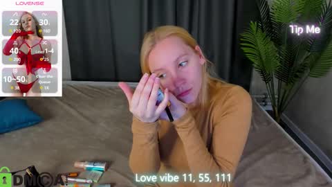 Snapshot of patr1cia_hart chatting on November 16, 11:43 pm patr1cia_hart online show from November 16, 11:43 pm