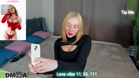 Snapshot of patr1cia_hart chatting on November 21, 12:21 am patr1cia_hart online show from November 21, 12:21 am