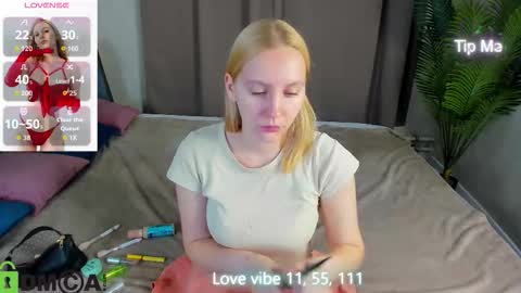 Snapshot of patr1cia_hart chatting on December 14, 11:31 pm patr1cia_hart online show from December 14, 11:31 pm