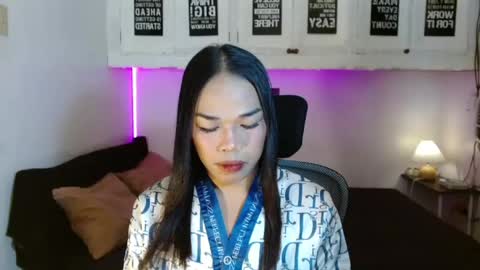 Snapshot of patricia_mooree chatting on July 26, 2:53 am Hi Patricia here Follow me online show from July 26, 2:53 am