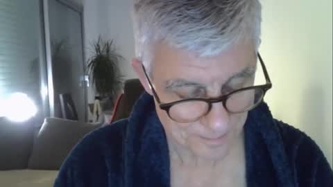 Snapshot of patrick5275 chatting on February 28, 7:20 am patrick5275 online show from February 28, 7:20 am