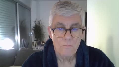 Snapshot of patrick5275 chatting on March 1, 5:09 am patrick5275 online show from March 1, 5:09 am