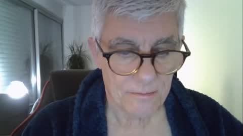 Snapshot of patrick5275 chatting on March 5, 6:20 am patrick5275 online show from March 5, 6:20 am