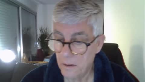 Snapshot of patrick5275 chatting on March 11, 6:08 am patrick5275 online show from March 11, 6:08 am