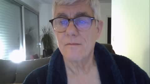 Snapshot of patrick5275 chatting on March 14, 5:57 am patrick5275 online show from March 14, 5:57 am