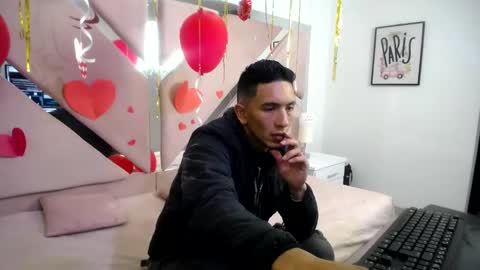 Snapshot of patrick_and_greeicy chatting on February 8, 1:00 am patrick_and_greeicy online show from February 8, 1:00 am