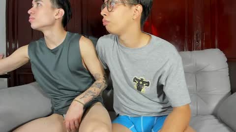 Snapshot of patrick_ander chatting on May 23, 12:53 pm patrick 19 bottom---- ander 18 top online show from May 23, 12:53 pm