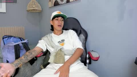 Snapshot of patrick_foxx chatting on November 22, 7:35 pm PATRICK online show from November 22, 7:35 pm