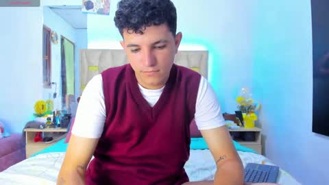 Snapshot of patrick_sanzzz chatting on April 18, 11:38 pm Patrick online show from April 18, 11:38 pm