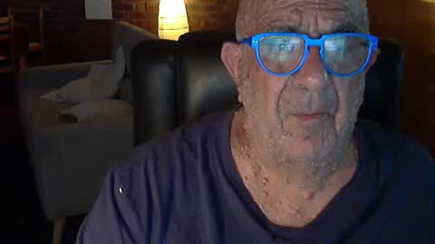 Snapshot of patvac chatting on December 2, 1:24 pm patvac online show from December 2, 1:24 pm