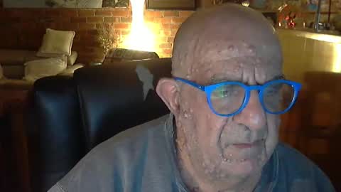 Snapshot of patvac chatting on May 23, 2:43 pm patvac online show from May 23, 2:43 pm