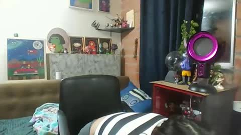 Pau online show from April 23, 7:30 am