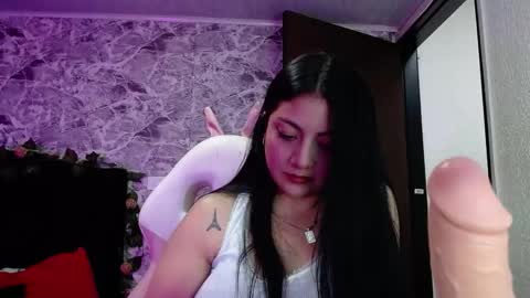 pau cute online show from November 5, 9:15 pm