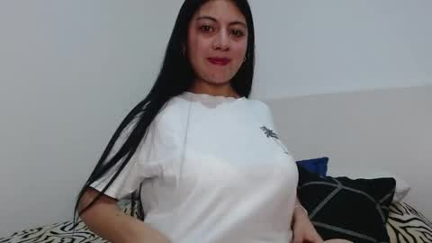 Snapshot of pau_cute19 chatting on April 17, 9:29 pm pau cute online show from April 17, 9:29 pm