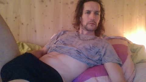 paueriwan online show from February 8, 11:01 am