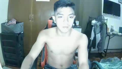 Snapshot of paul968323 chatting on December 15, 11:36 am MrBigPaul online show from December 15, 11:36 am