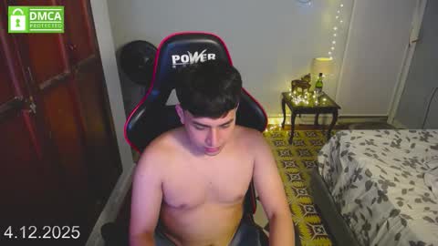 paul_crewe online show from December 4, 11:57 pm