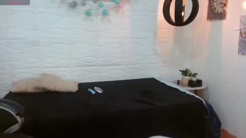 Snapshot of paul_cros chatting on June 15, 12:40 pm paul_cros online show from June 15, 12:40 pm