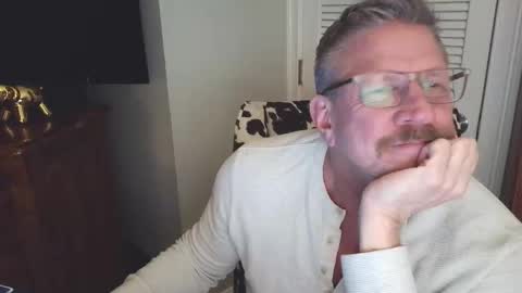 Snapshot of paul_longcut chatting on February 7, 3:21 am Paul Roland online show from February 7, 3:21 am