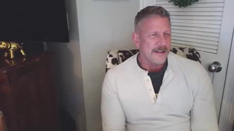 Snapshot of paul_longcut chatting on February 13, 2:29 am Paul Roland online show from February 13, 2:29 am