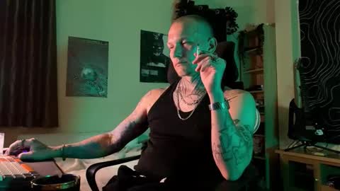 Snapshot of paul_razor chatting on February 15, 4:14 pm Paul online show from February 15, 4:14 pm