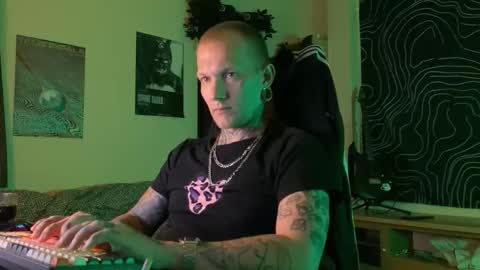 Snapshot of paul_razor chatting on March 6, 6:15 pm Paul online show from March 6, 6:15 pm