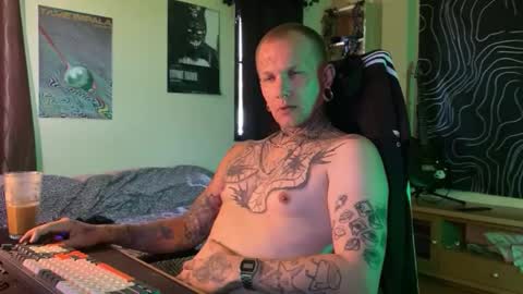 Snapshot of paul_razor chatting on March 7, 8:11 am Paul online show from March 7, 8:11 am