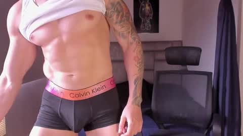 PAUL ROGER online show from October 1, 6:47 pm