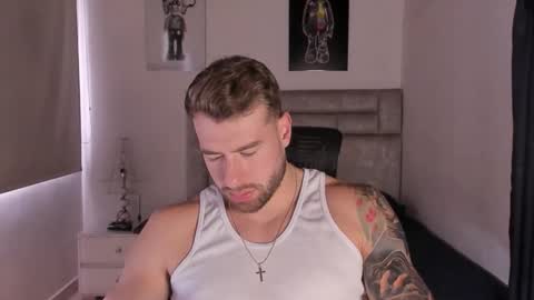 PAUL ROGER online show from October 26, 8:37 pm