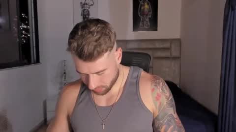 PAUL ROGER online show from October 28, 2:37 am