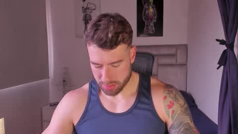 Snapshot of paul_roger chatting on February 27, 1:00 pm PAUL ROGER online show from February 27, 1:00 pm