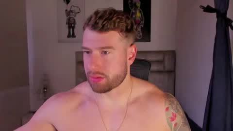 Snapshot of paul_roger chatting on March 11, 11:49 am PAUL ROGER online show from March 11, 11:49 am