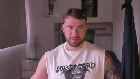 Snapshot of paul_roger chatting on March 15, 4:57 pm PAUL ROGER online show from March 15, 4:57 pm