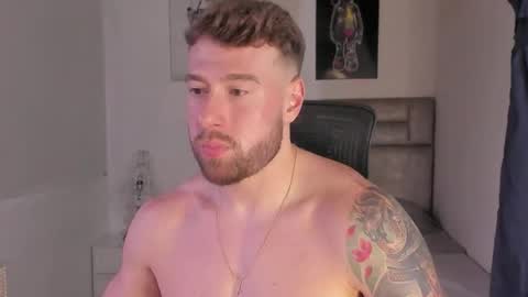 Snapshot of paul_roger chatting on March 21, 10:35 pm PAUL ROGER online show from March 21, 10:35 pm