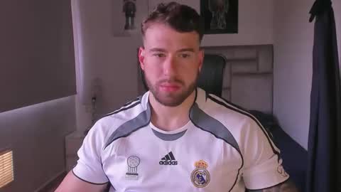 Snapshot of paul_roger chatting on March 22, 4:54 pm PAUL ROGER online show from March 22, 4:54 pm