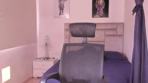 Snapshot of paul_roger chatting on March 24, 8:47 pm PAUL ROGER online show from March 24, 8:47 pm