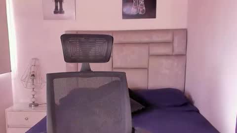 Snapshot of paul_roger chatting on May 26, 7:43 pm PAUL ROGER online show from May 26, 7:43 pm