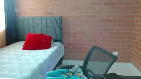 Snapshot of paula__117 chatting on March 16, 7:40 pm paula__117 online show from March 16, 7:40 pm