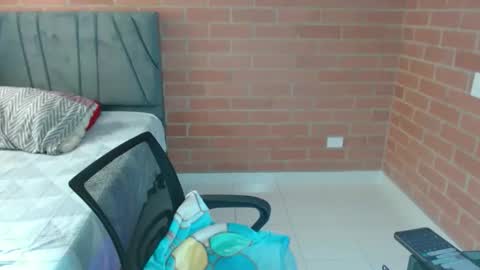 paula__117 online show from May 2, 9:09 pm