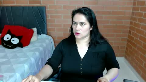 paula__117 online show from June 8, 8:53 pm