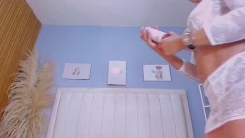 Pau online show from October 3, 7:11 pm