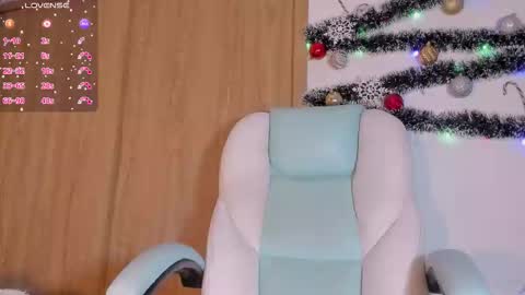 Pau online show from December 20, 7:43 pm