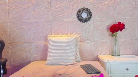 Snapshot of paula_cruzz chatting on January 24, 8:32 pm PAULA CRUZ online show from January 24, 8:32 pm